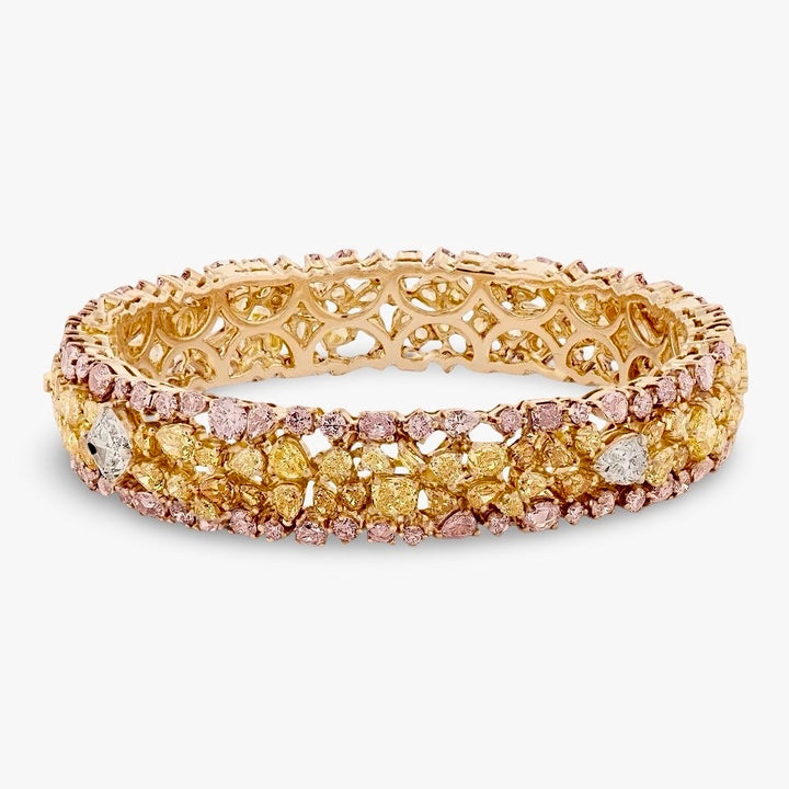 Modern Natural Fancy Yellow, Pink and White Diamond 18Kt Yellow Gold Bangle