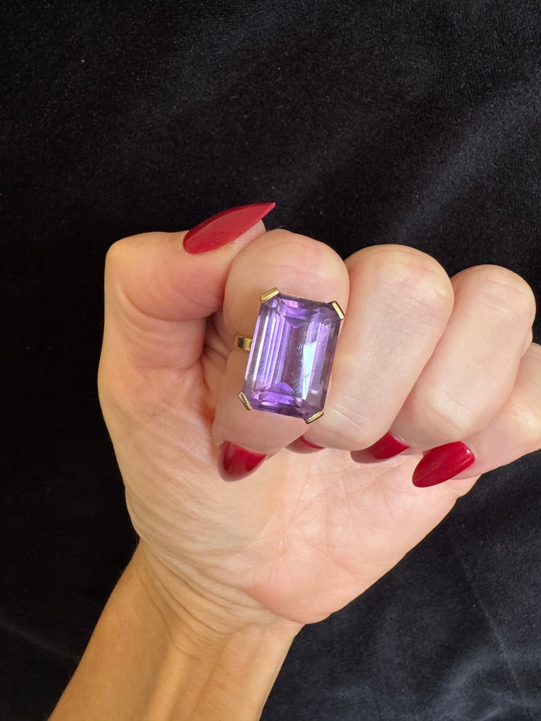 Vintage 18K Yellow Gold Emerald Cut Amethyst Statement Ring
