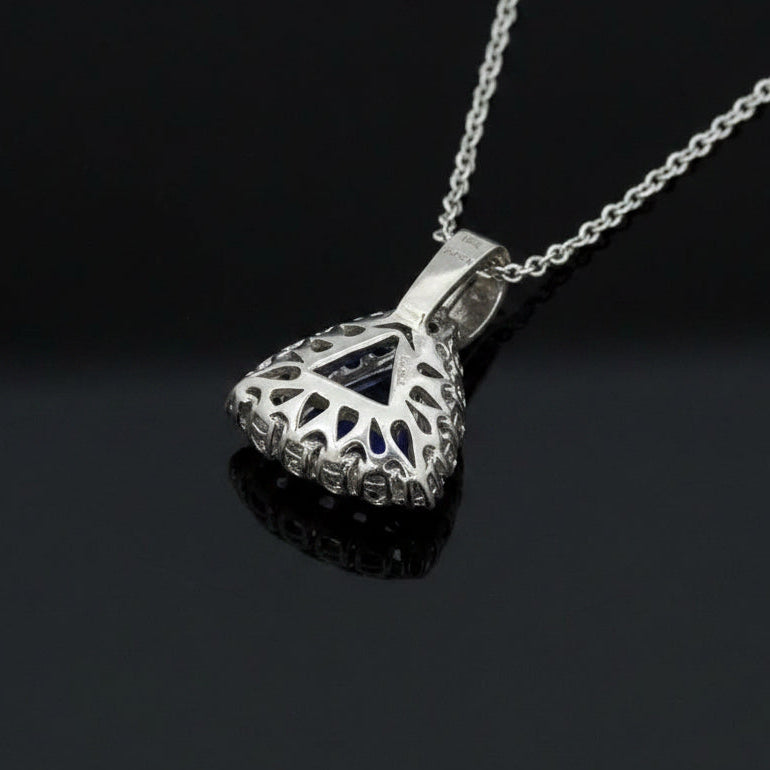 Contemporary Fine 4.04ct Tanzanite and Diamond White Gold Necklace