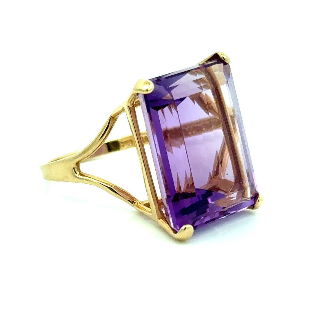 Vintage 14K Yellow Gold Emerald Cut Amethyst Cocktail Ring