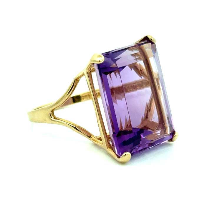Vintage 14K Yellow Gold Emerald Cut Amethyst Cocktail Ring