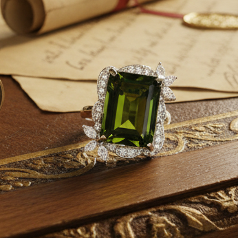 Estate Green Tourmaline and Diamond Platinum Ring