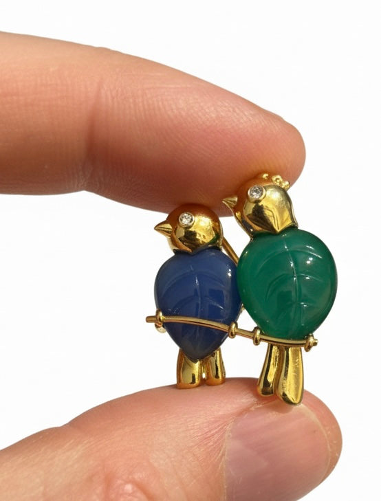 Cartier Paris 1989 Revival Love Birds Diamond and Chalcedony 18K Yellow Gold Pendant/Brooch