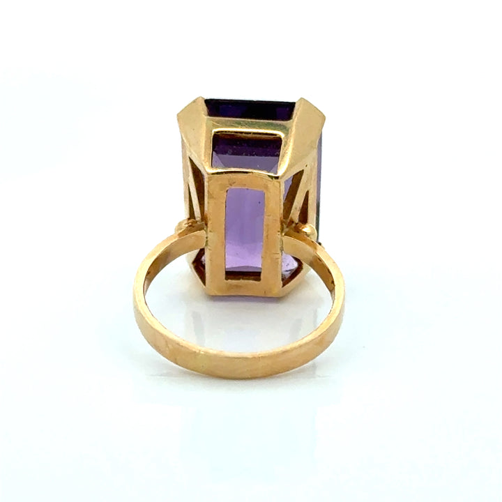 Vintage 18K Yellow Gold Emerald Cut Amethyst Statement Ring