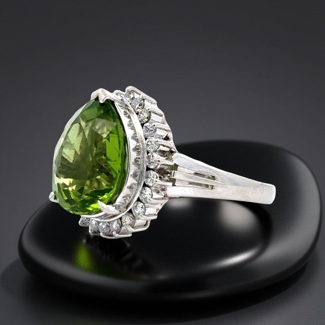 Fine Peridot and Diamond Platinum Ring