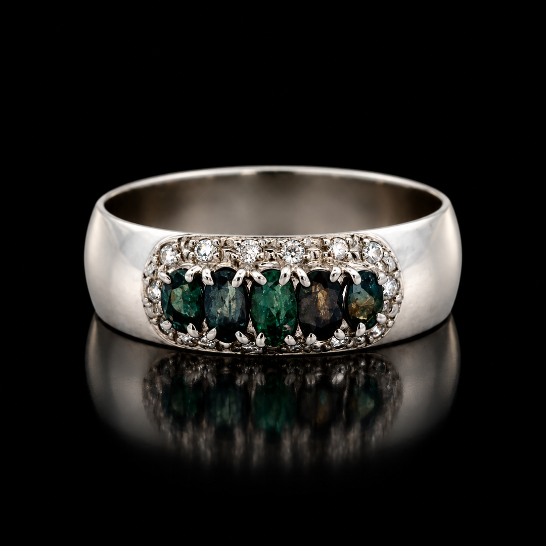 Estate Fine Alexandrite & Diamond Platinum Ring