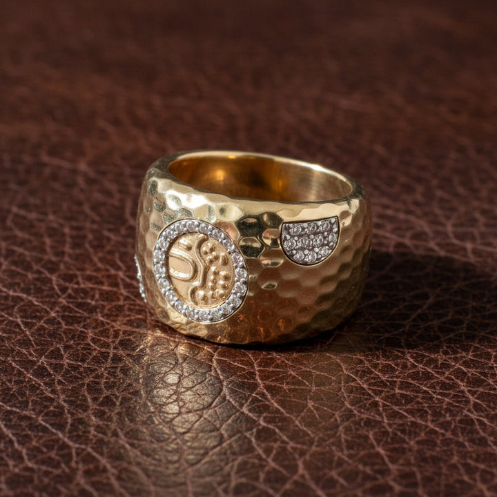 Designer Roberto Coin Diamond and 18KT Yellow Gold Ring