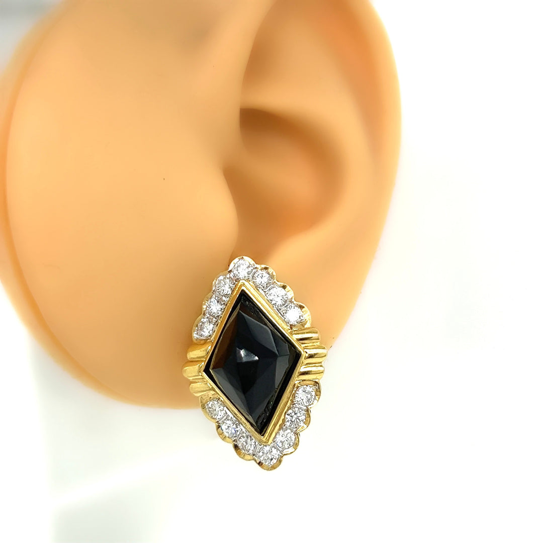 Diamond and Onyx Faceted 18K yellow Gold Earrings