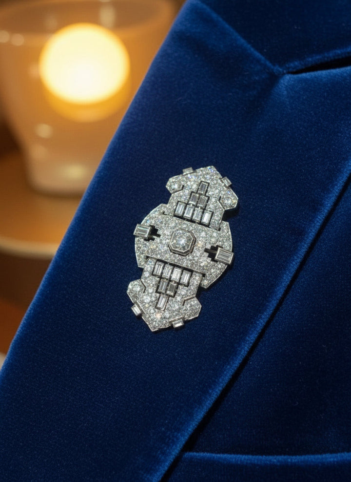 Art Deco 17.50 ctw Diamond (Center Diamond 2.50 ct), Platinum and 18K White Gold Brooch