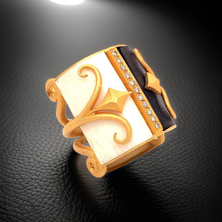 Fibula Diamond and Cermamic 18K Yellow Gold Ring