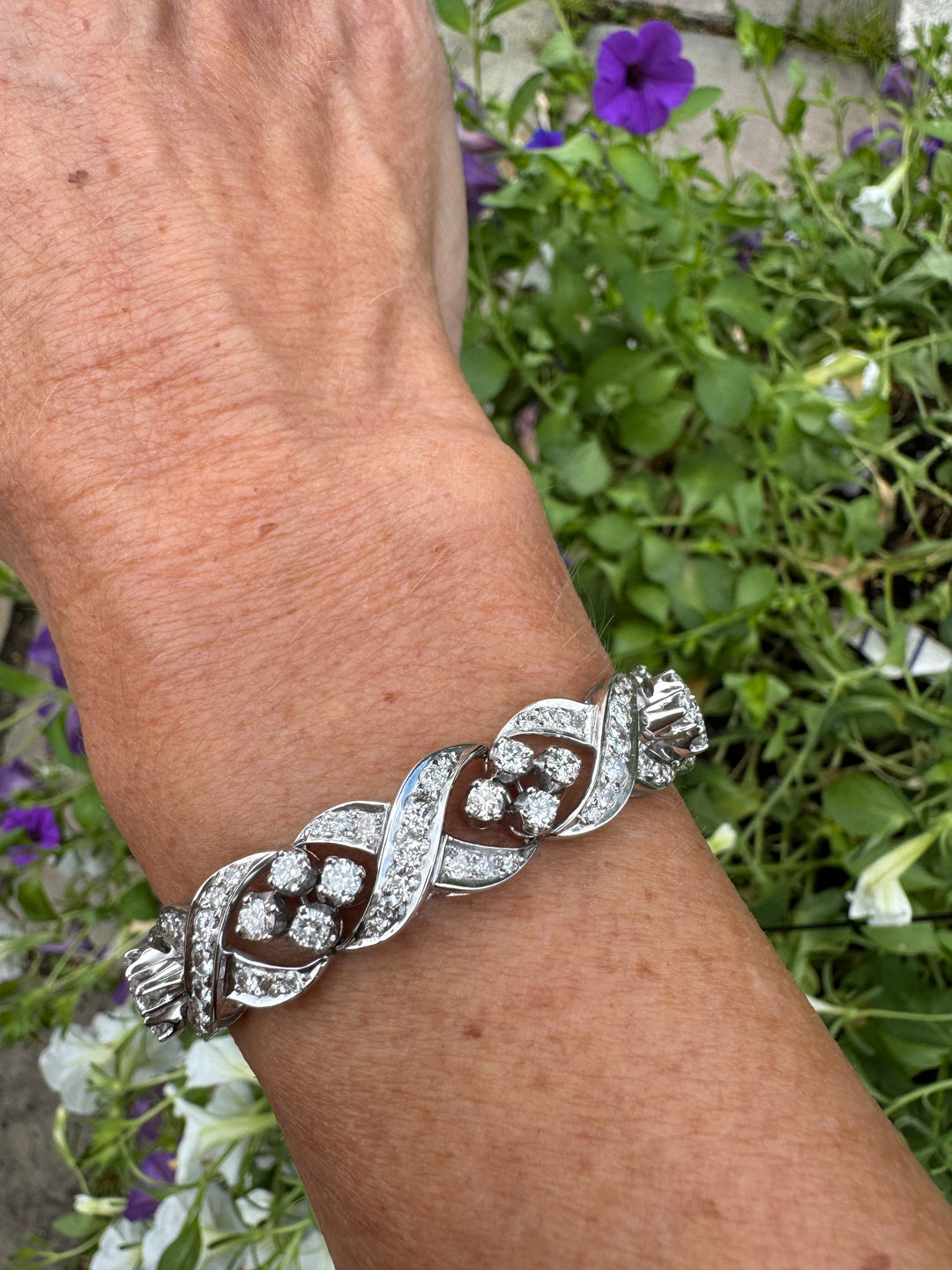 Modern 1960's Bracelet 8.50 Diamond Platinum