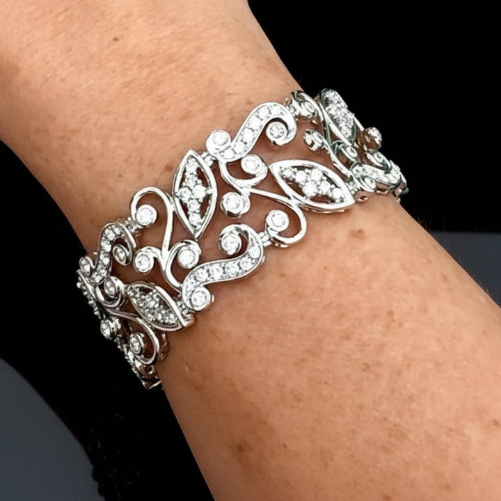 Designer AV 7.45cttw Diamond 14Kt White Gold Bracelet