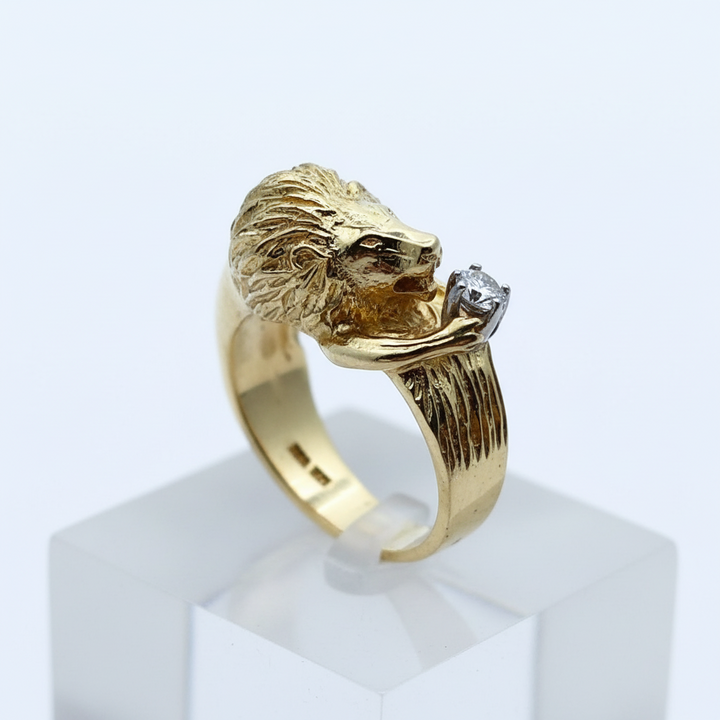 Lion Diamond 18K Yellow Gold Ring