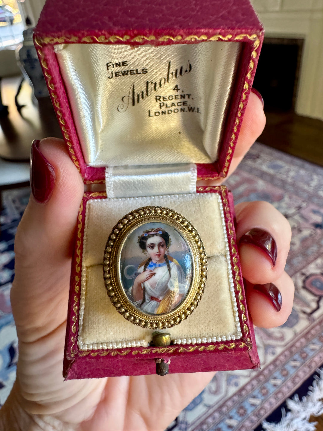 Antique Bella Donna Gold Portrait Ring