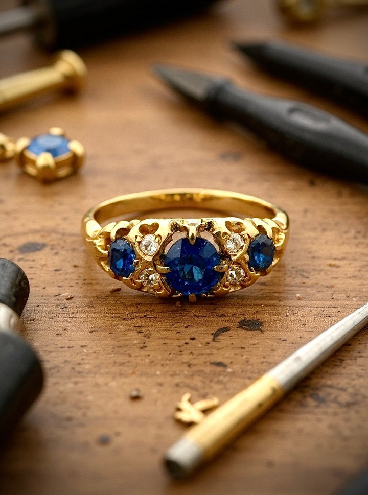 Victorian Sapphire and Diamond 18k Yellow Gold Ring