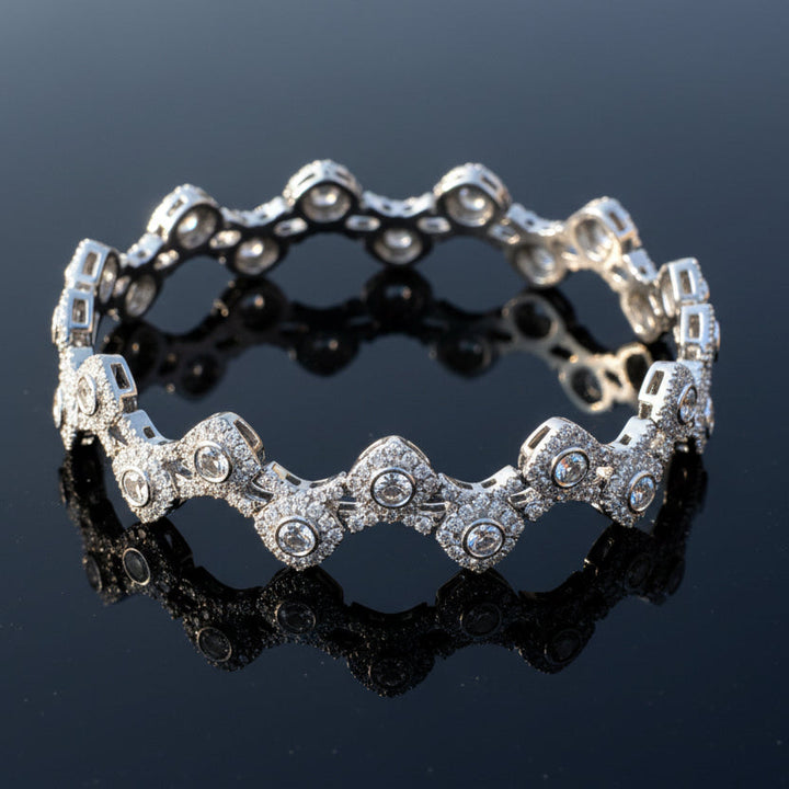 Designer AV 4.60cttw Diamond 14Kt White Gold Bracelet