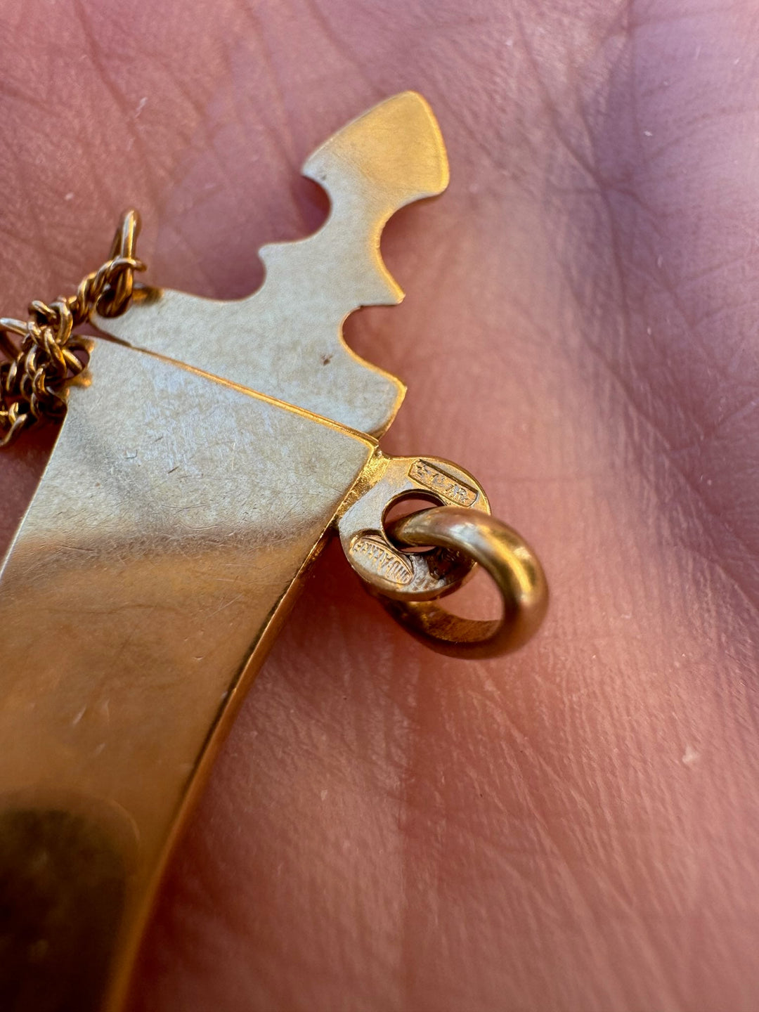 Uno A Erre Italia Coltello Pendant 18K Yellow Gold 3.67g