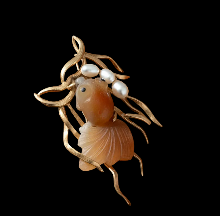 Estate Carved Agate & Pearl Fish Pendant/Brooch 15561