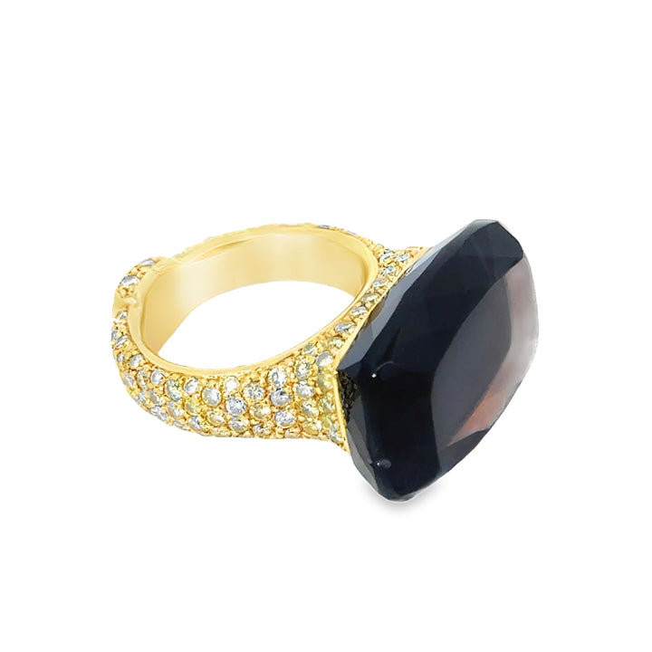 Designer Diamond and Quartz 18 Kt Yellow Gold Ring