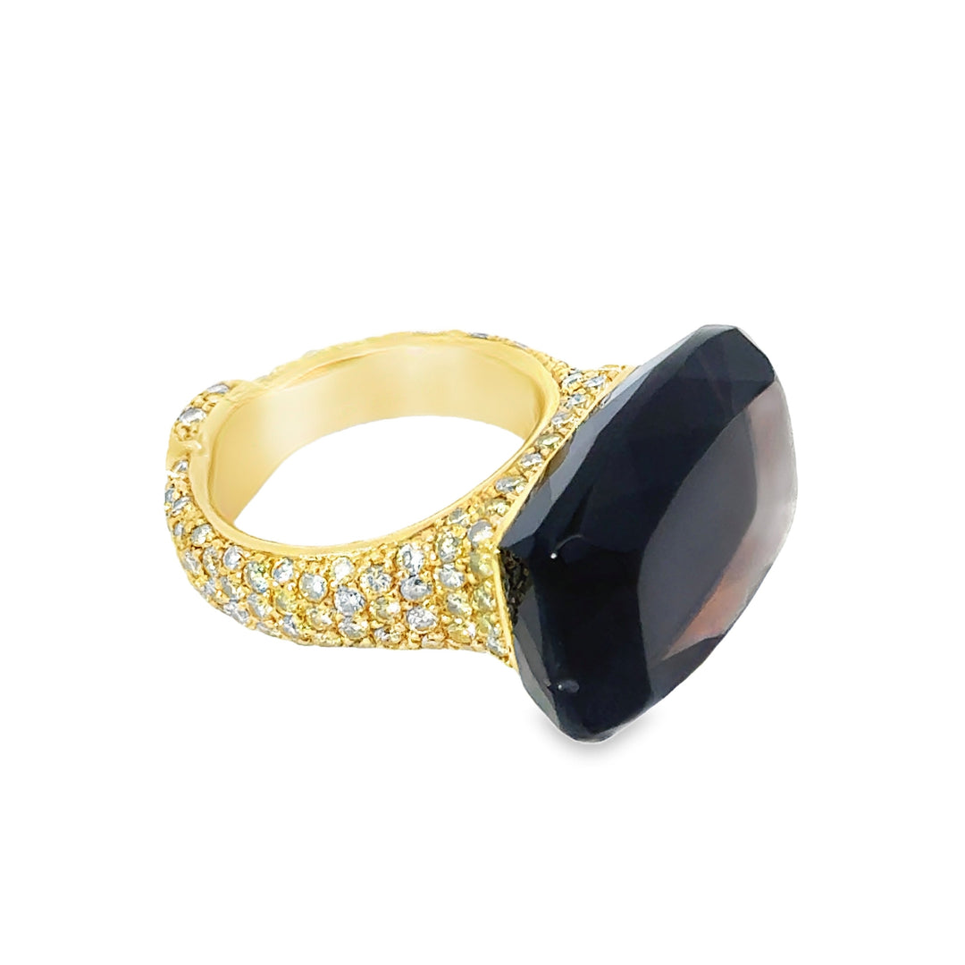 Designer Diamond and Quartz 18 Kt Yellow Gold Ring
