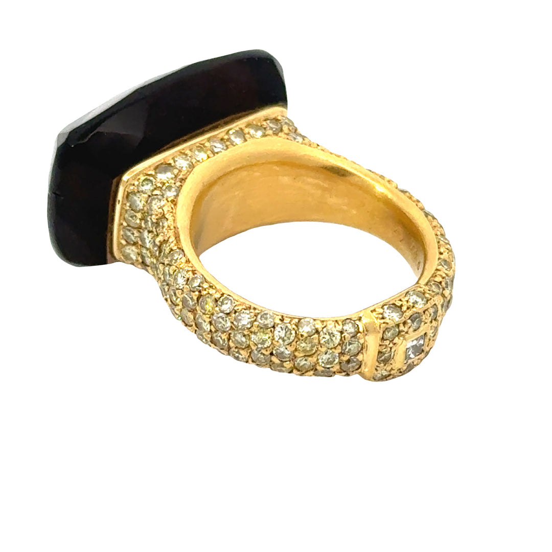 Designer Diamond and Quartz 18 Kt Yellow Gold Ring