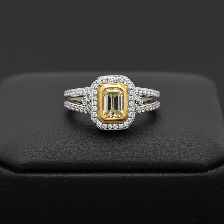 Natural Yellow and White Diamond 14/18K Gold Ring