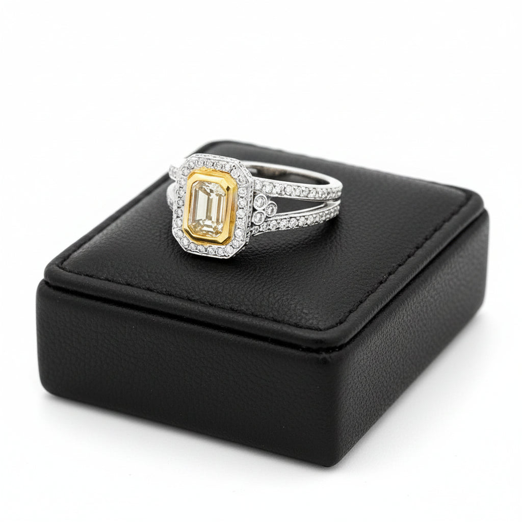 Natural Yellow and White Diamond 14/18K Gold Ring