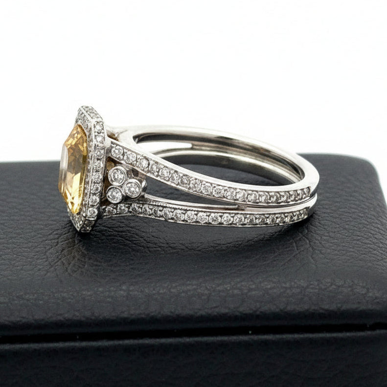 Natural Yellow and White Diamond 14/18K Gold Ring