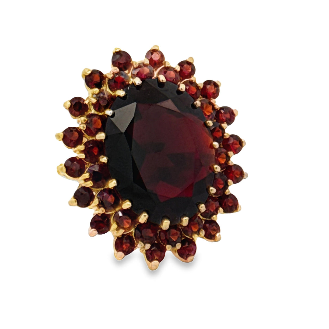 English Garnet and 9K Yellow Gold Ring