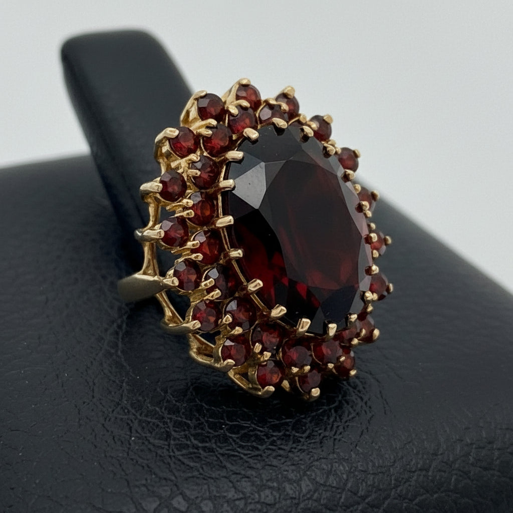 English Garnet and 9K Yellow Gold Ring