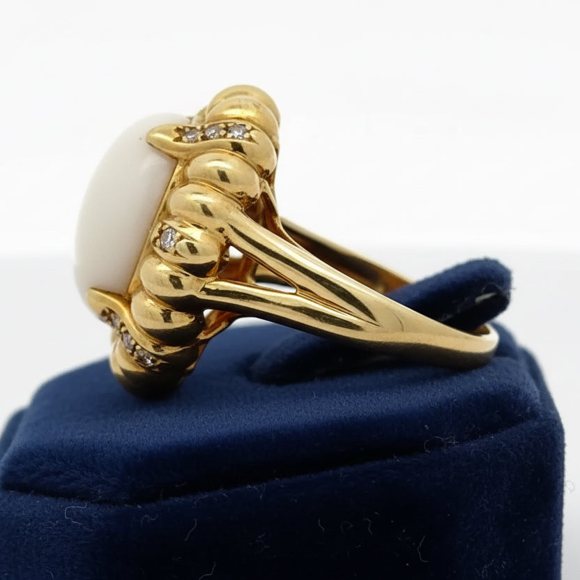 Italian Coral and Diamond 18Kt Yellow Gold Ring