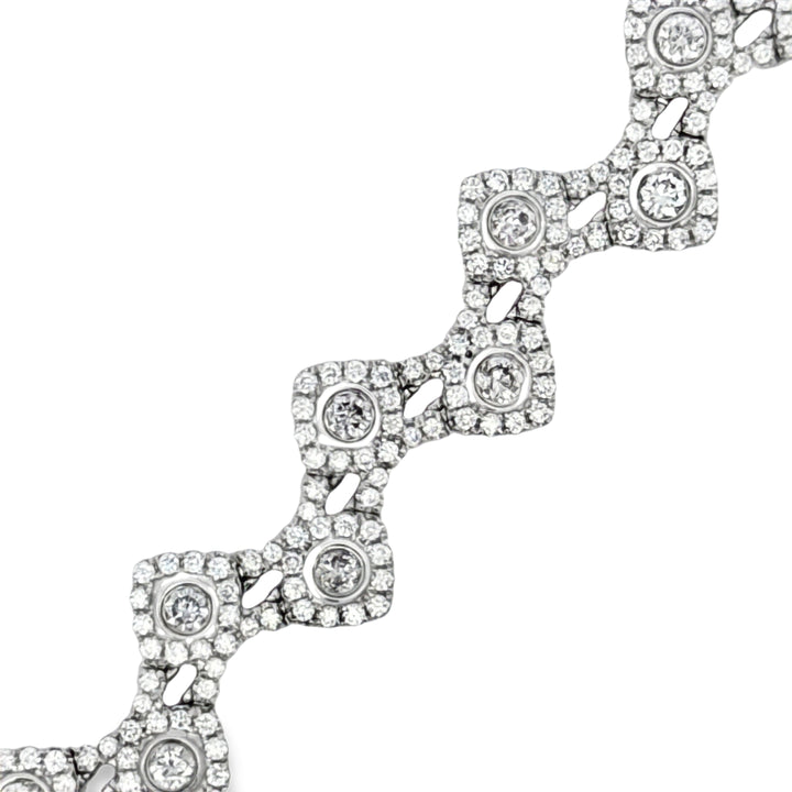 Designer AV 4.60cttw Diamond 14Kt White Gold Bracelet