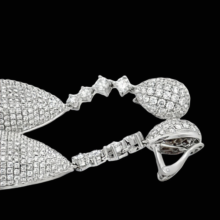 High End 12.68cttw Diamond 18Kt White Gold Dangle Earring