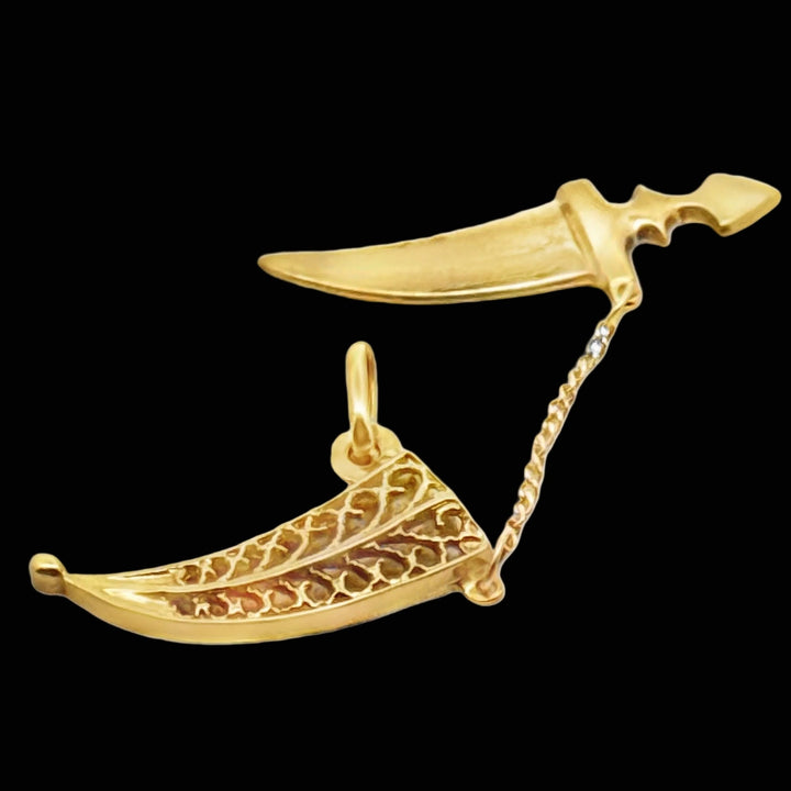 Uno A Erre Italia Coltello Pendant 18K Yellow Gold 3.67g