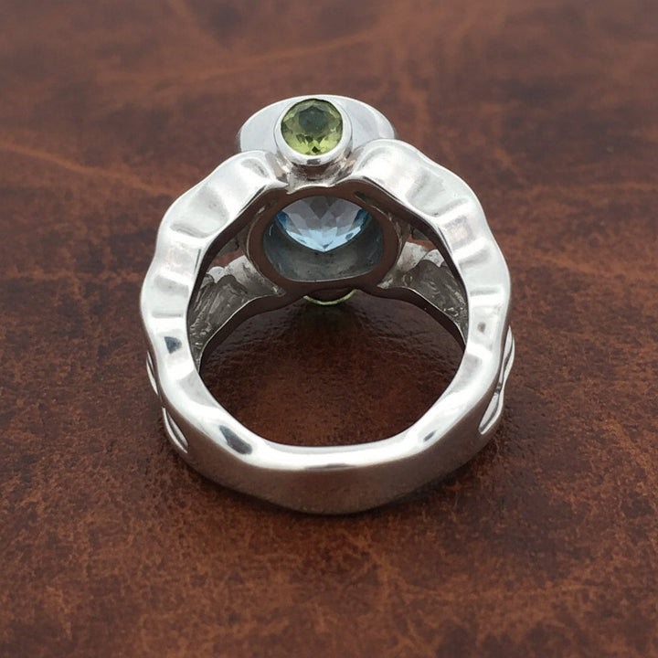 Designer K.C. 7.00ct Aquamarina and Peridot 18k White Gold Ring