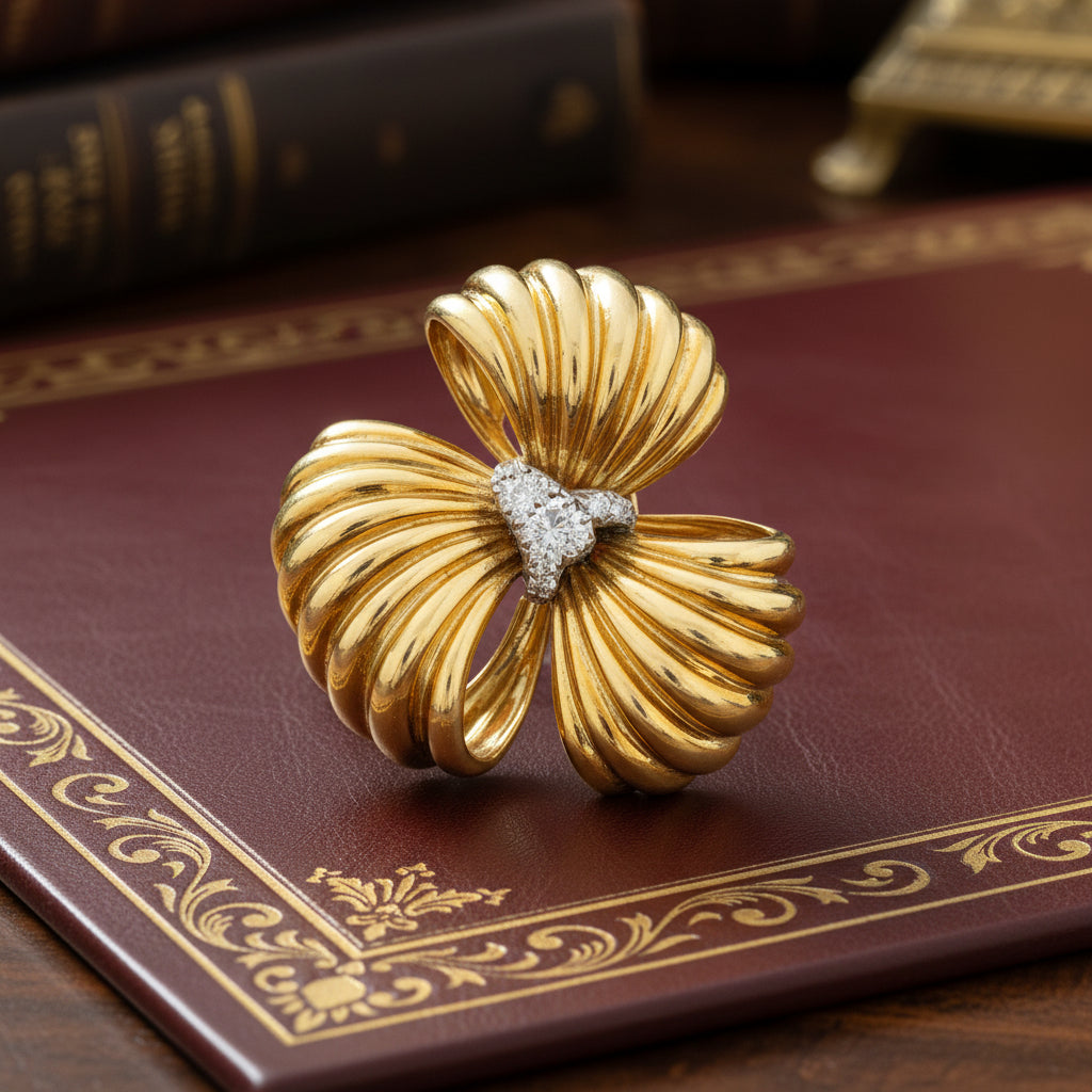 Modern Italian 1980's 18kt Yellow Gold Diamond Flower Brooch