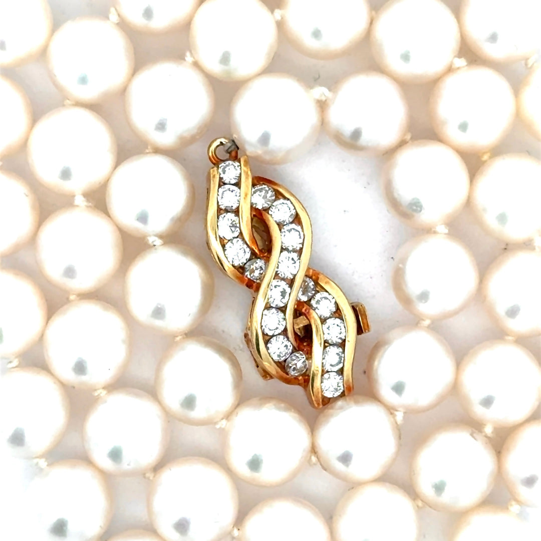 Modern 1990's  Japanese Akoya Cultured Pearl and Diamond 18kt Yellow Gold Necklace