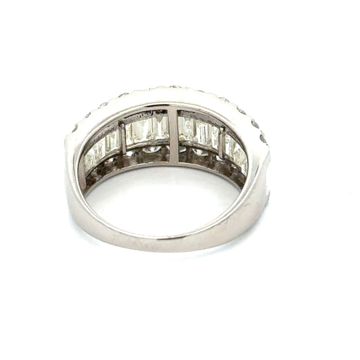 Modern 2.00cttw Diamond Platinum Ring