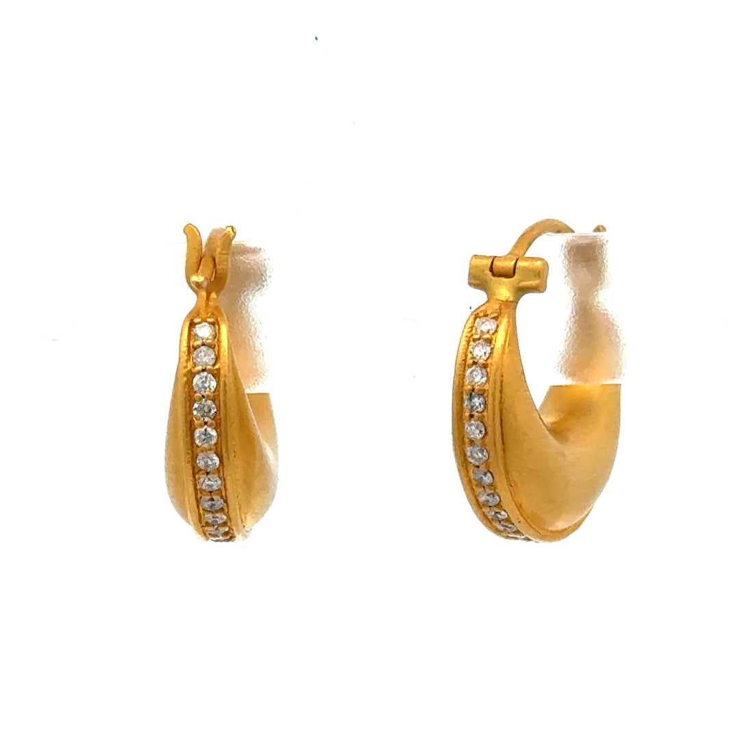 Modern Diamond 18Kt Yellow Gold Earring