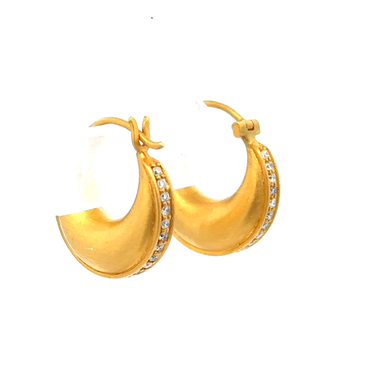 Modern Diamond 18Kt Yellow Gold Earring