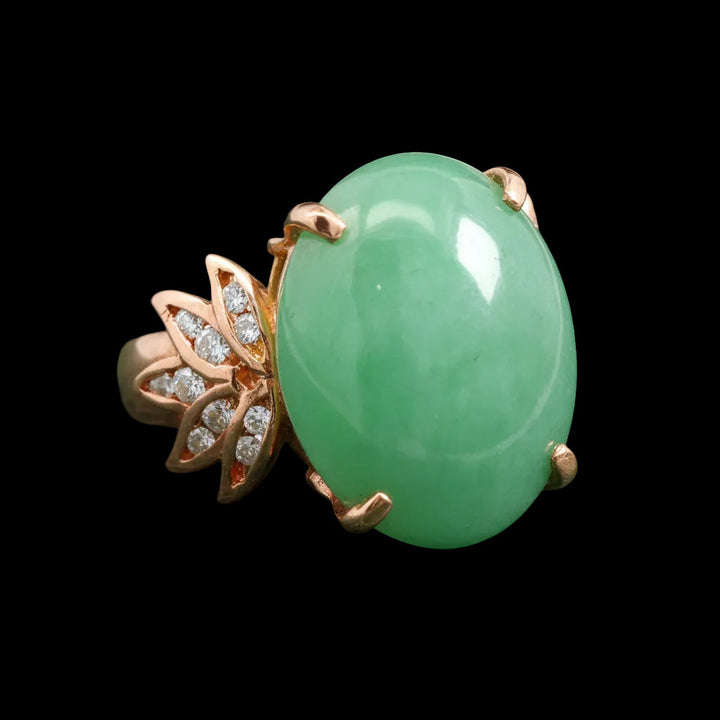 Modern 1980's 23.00ct Jade and Diamond 14Kt Yellow Gold Ring