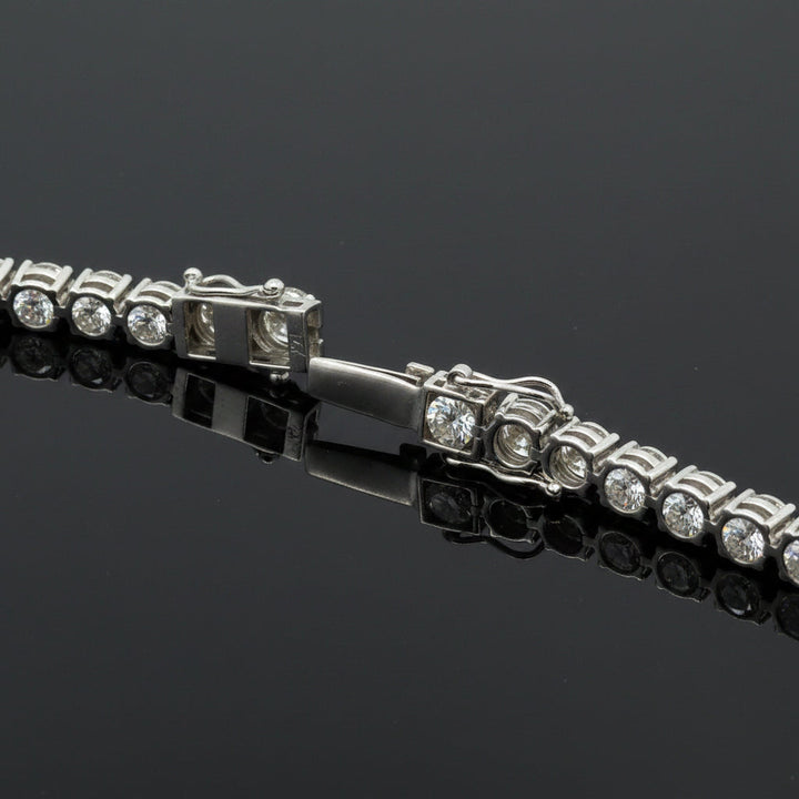 Contemporary 15.22cttw Diamond (37 IGI Reports) 14Kt White Gold Bracelet