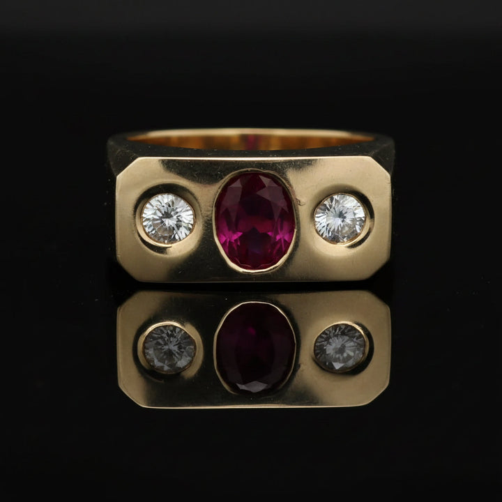 Gentleman Estate Fine Pigeon Blood Ruby and Diamond 14Kt Yellow Gold Ring