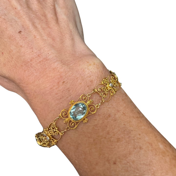 Estate 8.00cttw Aquamarine and Diamond 18K Yellow Gold Filigree Bracelet