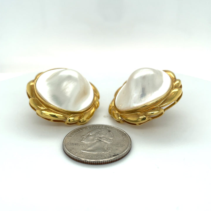 Estate Circa 1990 Mabe Blister Pearl 18K Gold Earrings 13868