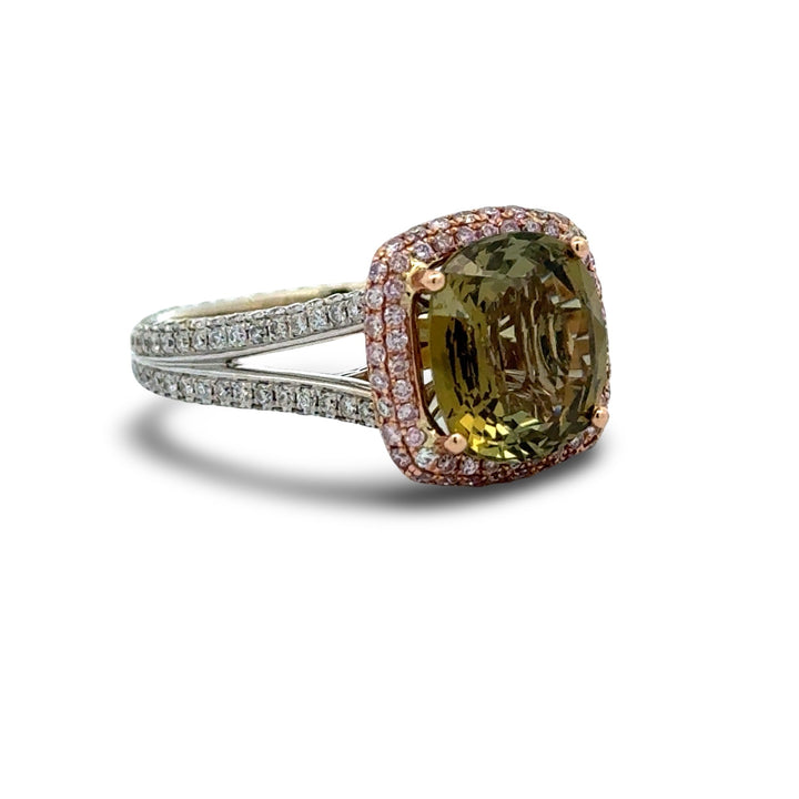 Natural 4.69ct Color Change Alexandrite and Natural Pink White Diamond 18Kt Ring (GIA)