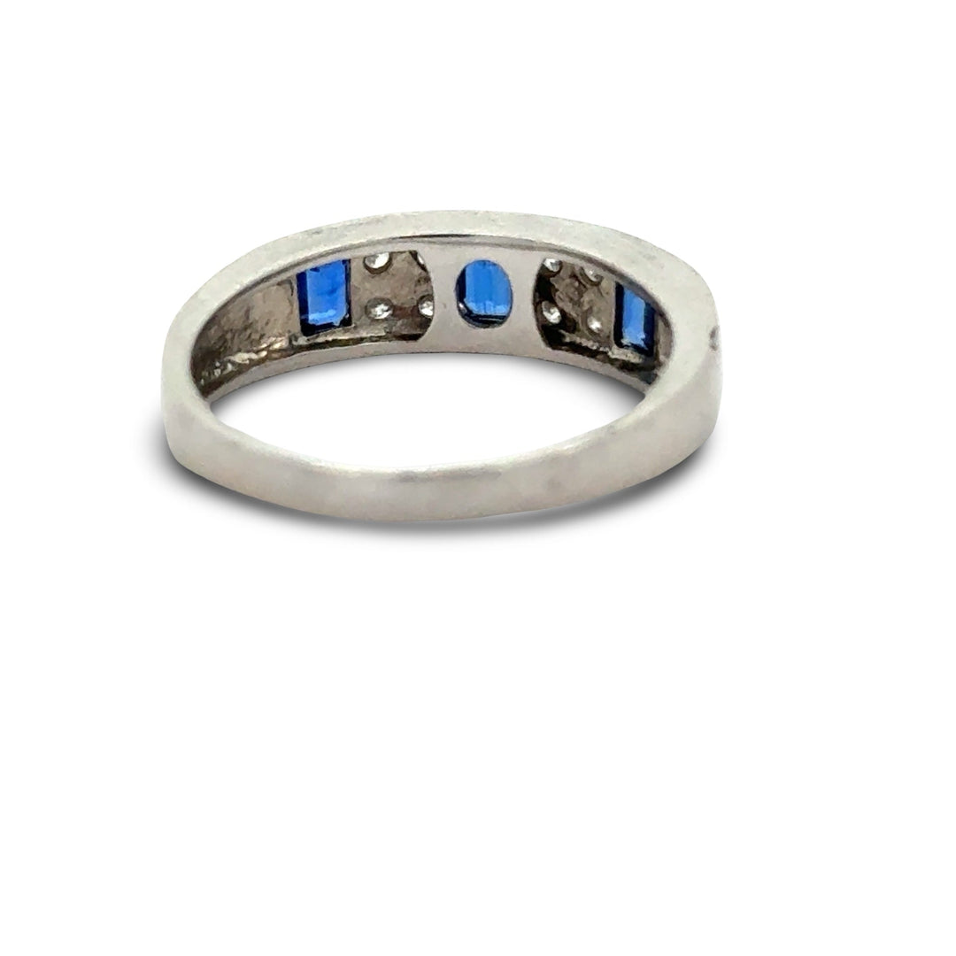 Fine Sapphire and Diamond Ring