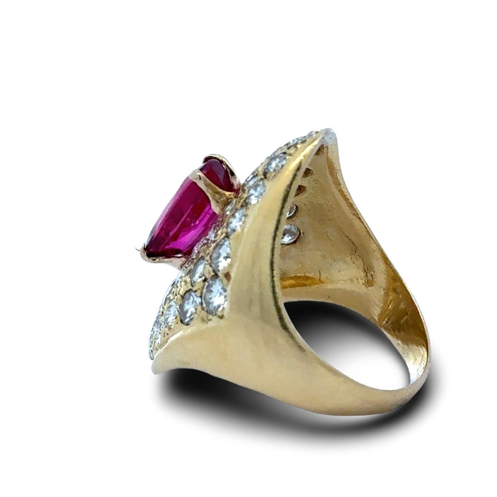 Natural 1.37ct Ruby and Diamond 18k Yellow Gold Ring
