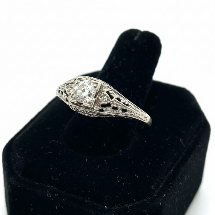 Art Deco 1920's Diamond 18K White Gold Ring