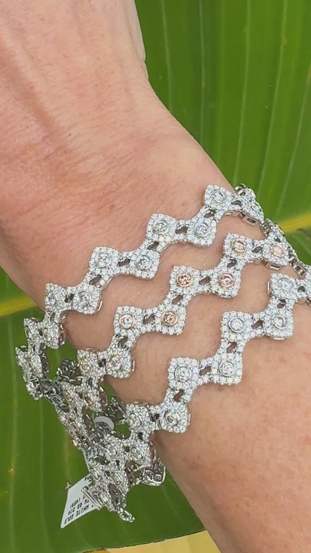 Designer AV 4.60cttw Diamond 14Kt White Gold Bracelet